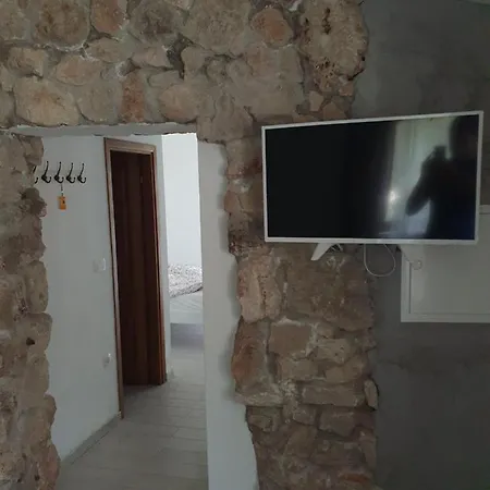 Jerkovic-secluded House And With Pool