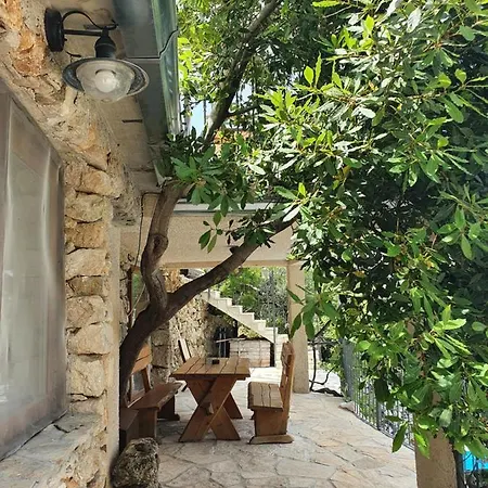 Jerkovic-secluded House And With Pool דירה *
