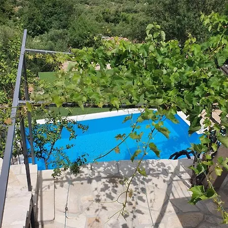 Jerkovic-secluded House And With Pool דירה *