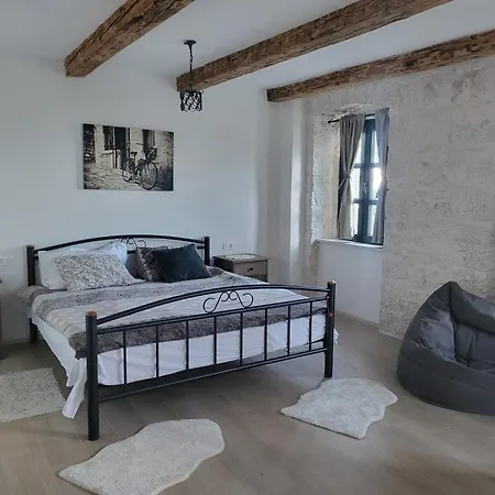 Jerkovic-secluded House And With Pool *