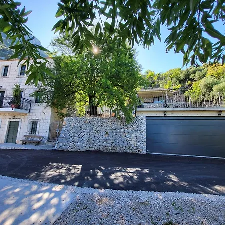 Jerkovic-secluded House And With Pool * Drašnice