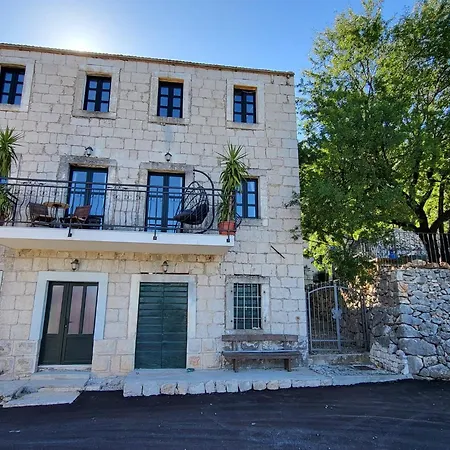 Jerkovic-secluded House And With Pool Lejlighed Drašnice