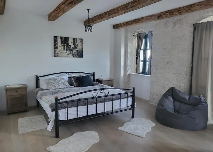 Jerkovic-secluded House And With Pool *