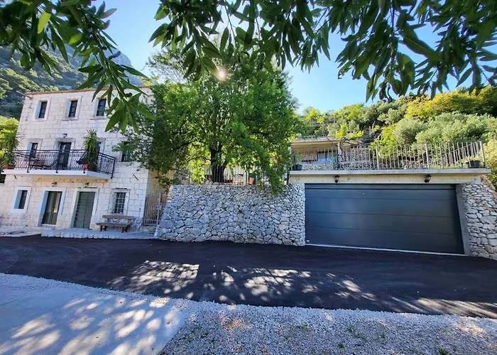 Jerkovic-secluded House And With Pool * Drašnice