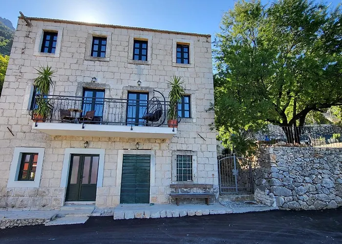 Jerkovic-secluded House And With Pool Lejlighed Drašnice