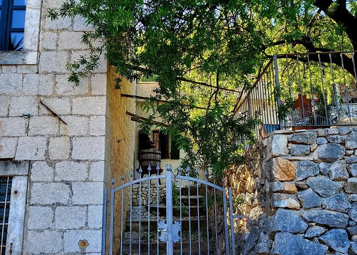 Jerkovic-secluded House And With Pool Lejlighed Drašnice